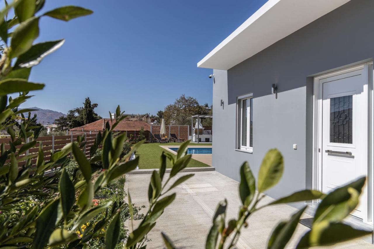Villa Neonis Spilion Bagian luar foto