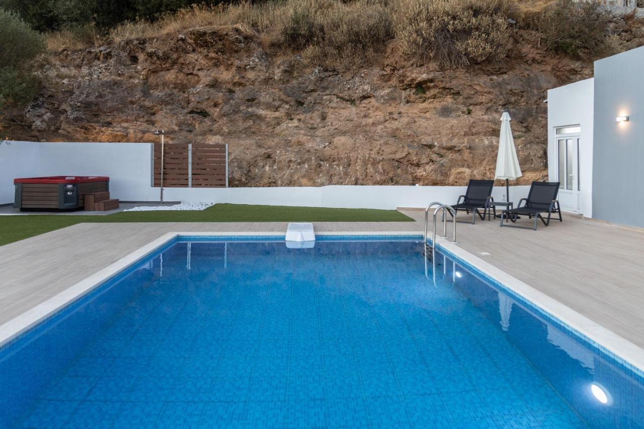 Villa Neonis Spilion Bagian luar foto