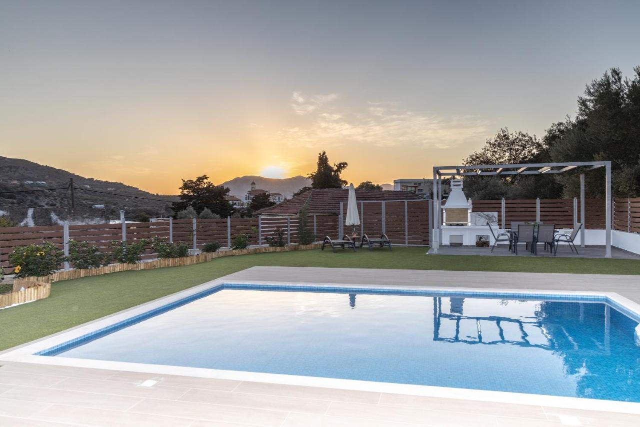 Villa Neonis Spilion Bagian luar foto